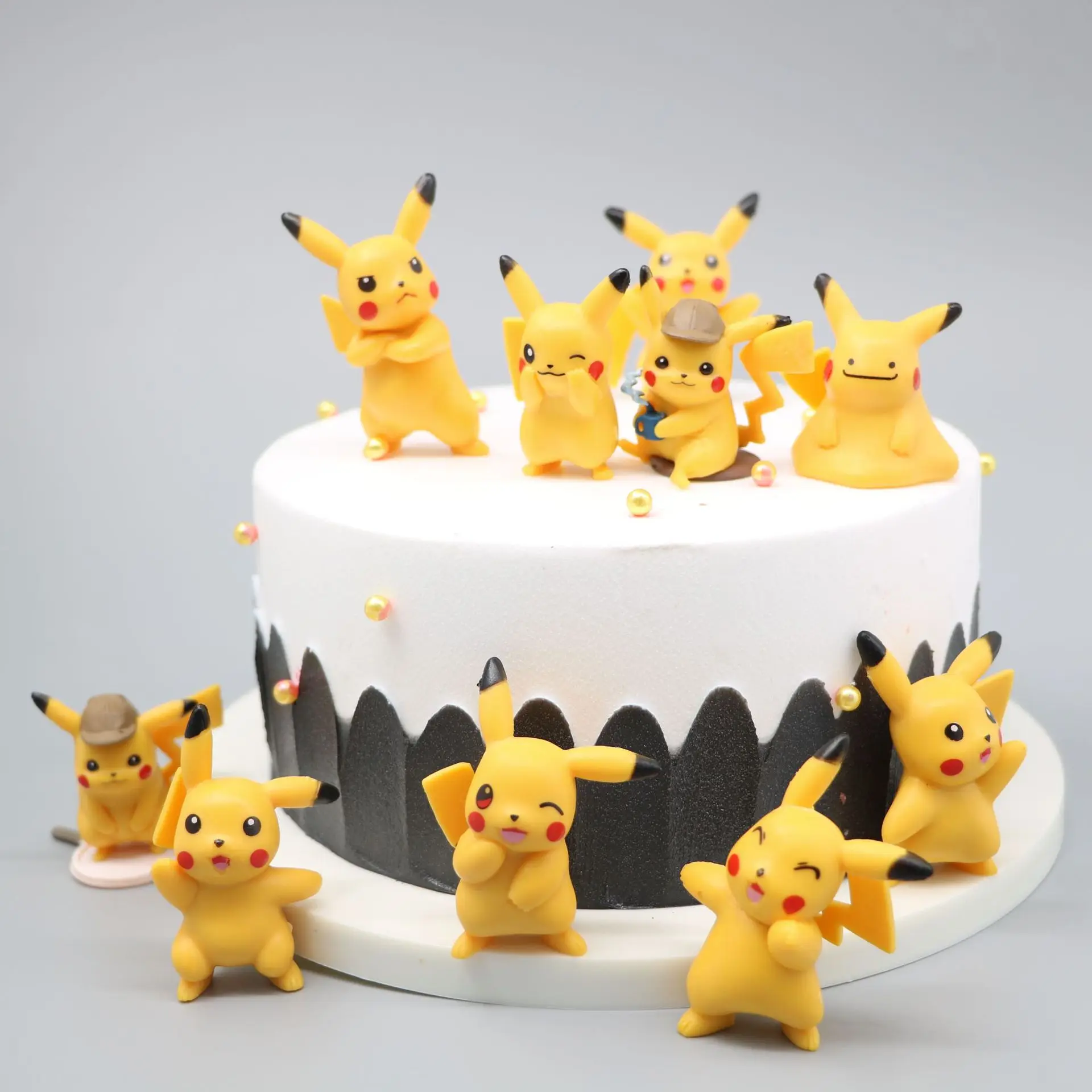 Véritable TAKARA TOMY Capsule Machine poupée 10 pièces Pokemon Pikachu aveugle boîte jouet main modèle gâteau décoration ornements