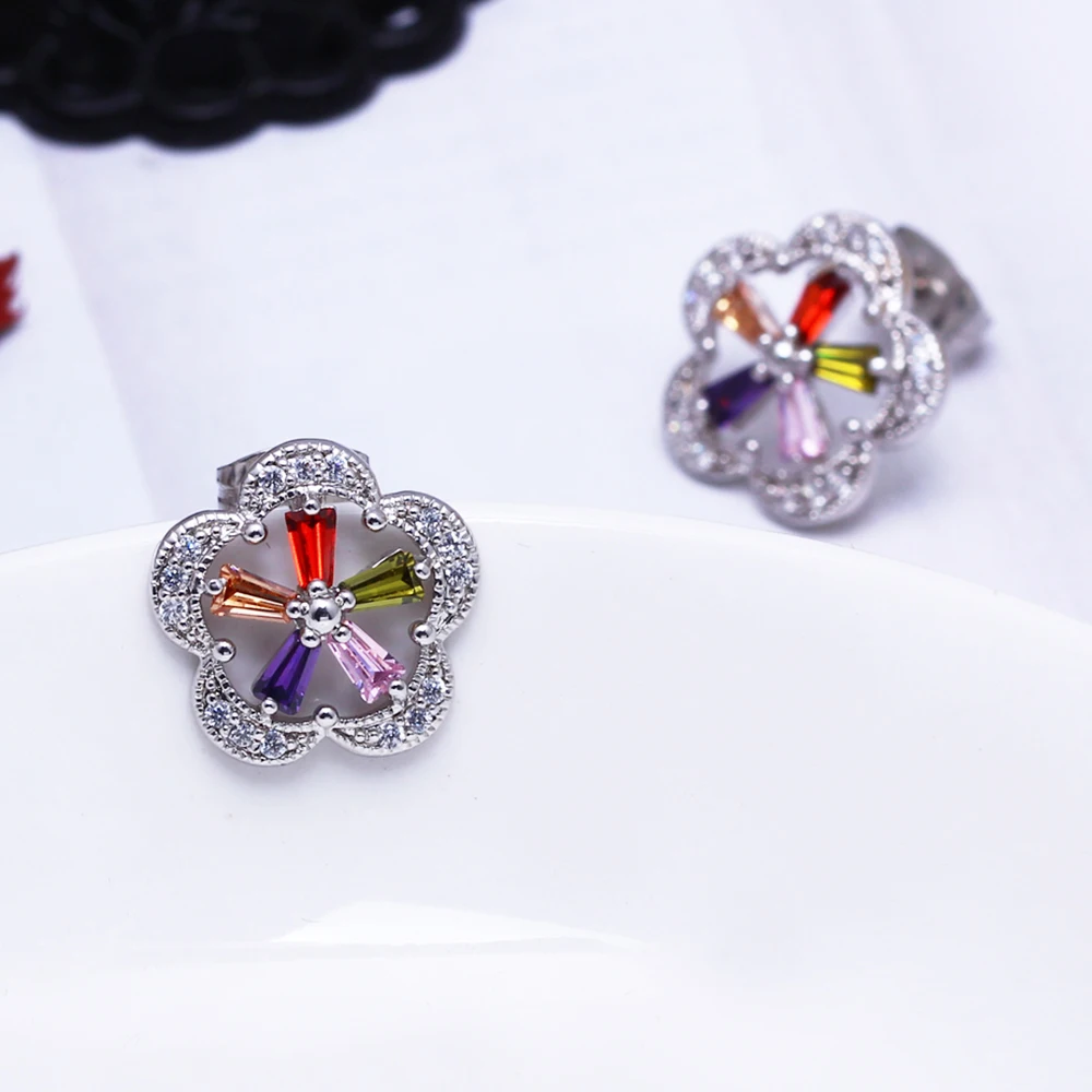 Colorful stud earrings (1)