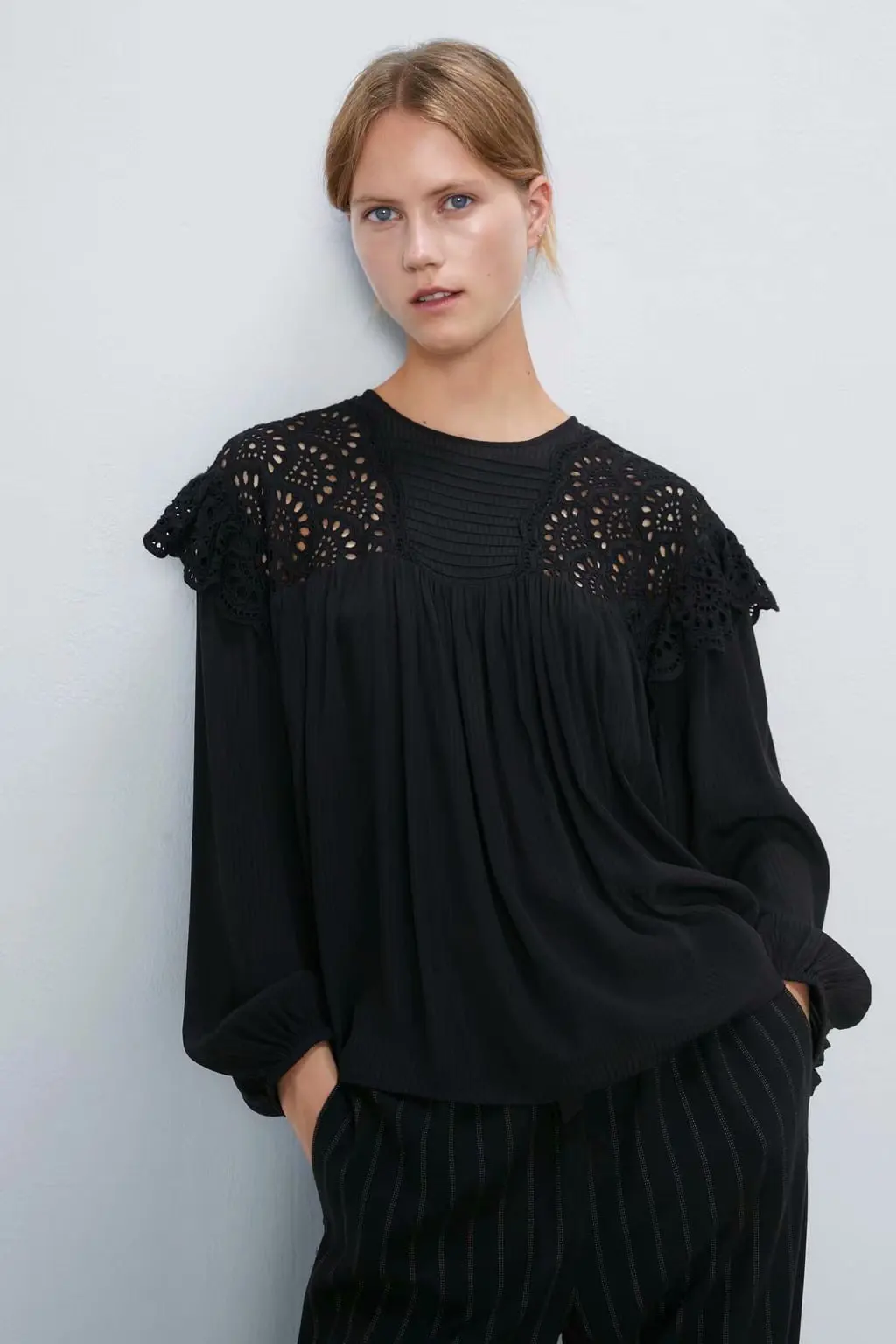 Черная элегантная Готическая открытая женская блузка, винтажная кружевная рубашка с длинным рукавом для женщин, женская одежда с пышными рукавами, осень