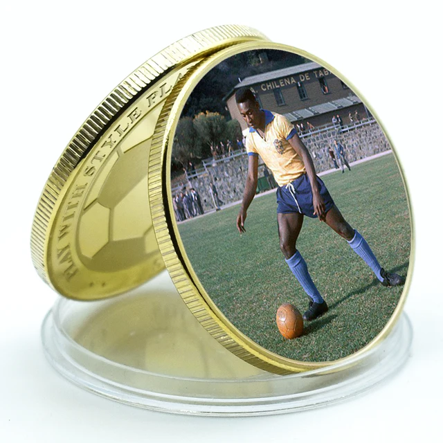The King of Football Pele Gold Plated Commemorative Coin Set with Coin Holder Football Challenge Coins Souvenir Gift style 1