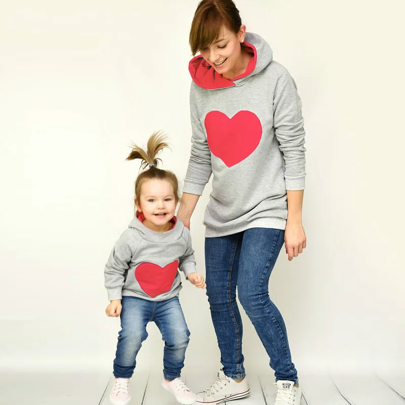 

2020New Desgin Mom Son Outfits Mommy and Me Mother Daughter Sweatshirt Clothes Sweet Heart Family Matching Sweater Cotton Spring