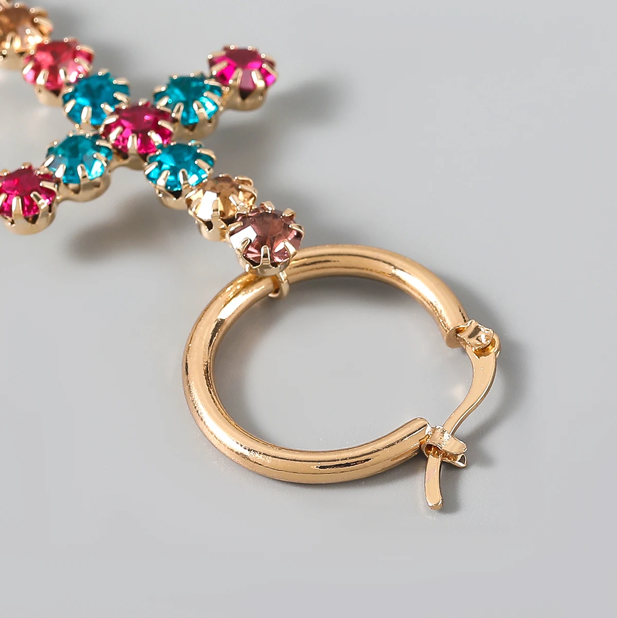 2021 Simple Metal Rhinestone Cross Earrings Family Party Popular Dangle Earrings Women's Retro Statement Earrings