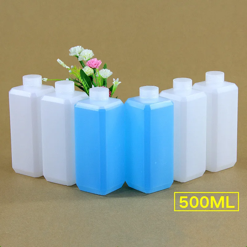 DKIIL NOIYB Bouteille d'eau carrée en plastique avec paille - 700 ml - Pour  fille - Avec autocollant : : Cuisine et Maison