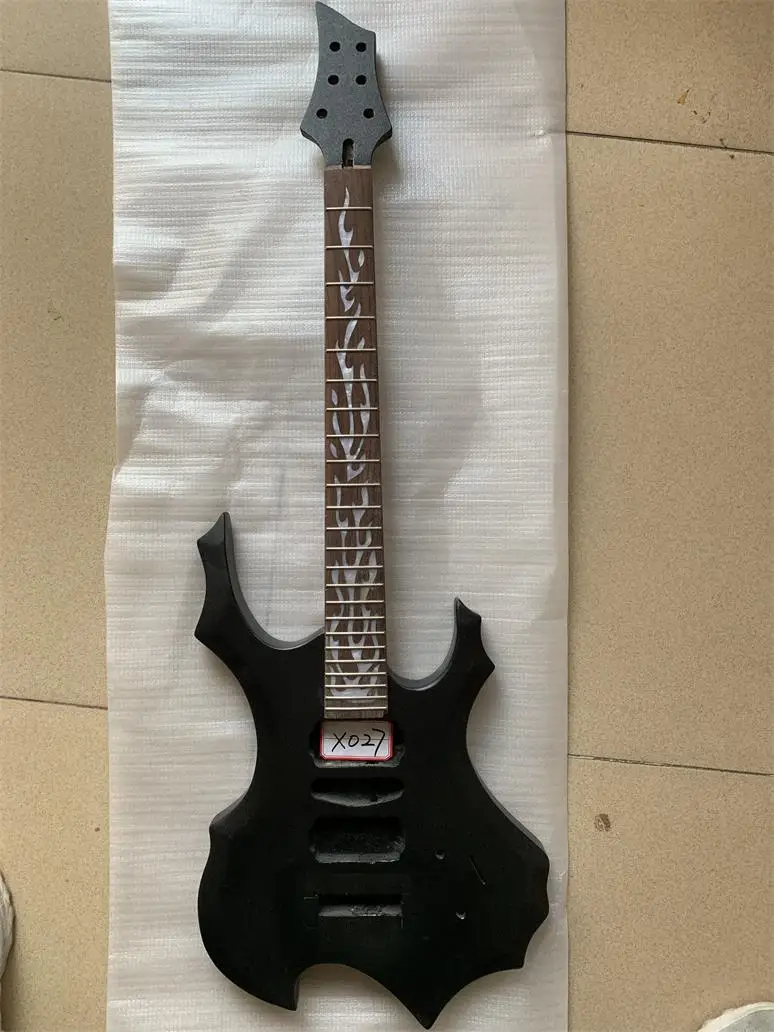 

DIY(Used) Electric Guitars Matte Metal Black Color Fire Inlays with Hole of H-S-H and Floydrose Tremolo X027