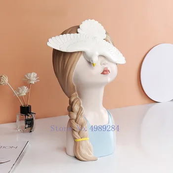 

Creativity Resin Abstract Character Sculpture Cartoon Girl Modern Home Decoration Children's Room Miniature Figurines Home Decor