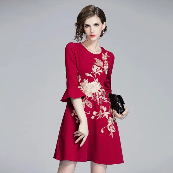 

Europe And America Western Style High-End New Style 2020 chun xin pin nv zhuang Mid-length Embroidered Elegant Waist Hugging A-