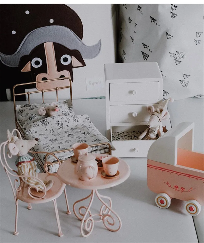 Aizulhomey LOL Blyth Doll Accessories 1/6 Iron Coffee Table Kitchen Chair Dollhouse Furniture Toys Bjd Play House Gifts for Kids Aizulhomey LOL Blyth Doll Accessories 1/6 Iron Coffee Table Kitchen Chair Dollhouse Furniture Toys Bjd Play House Gifts for Kids