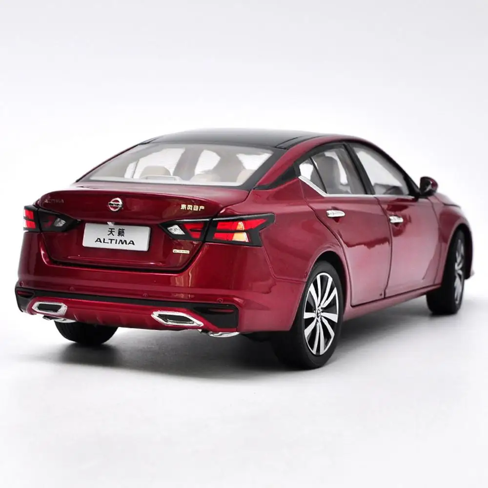 1/18 масштаб Nissan Altima красный литье под давлением модель автомобиля коллекция игрушек подарок