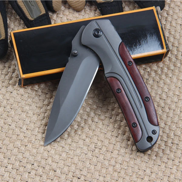 

Black Color Folding Blade Knife Outdoor Tools Hunting Knife Camping Blade Pocket Knives 440C Steel + Wood Handle Survival Knife