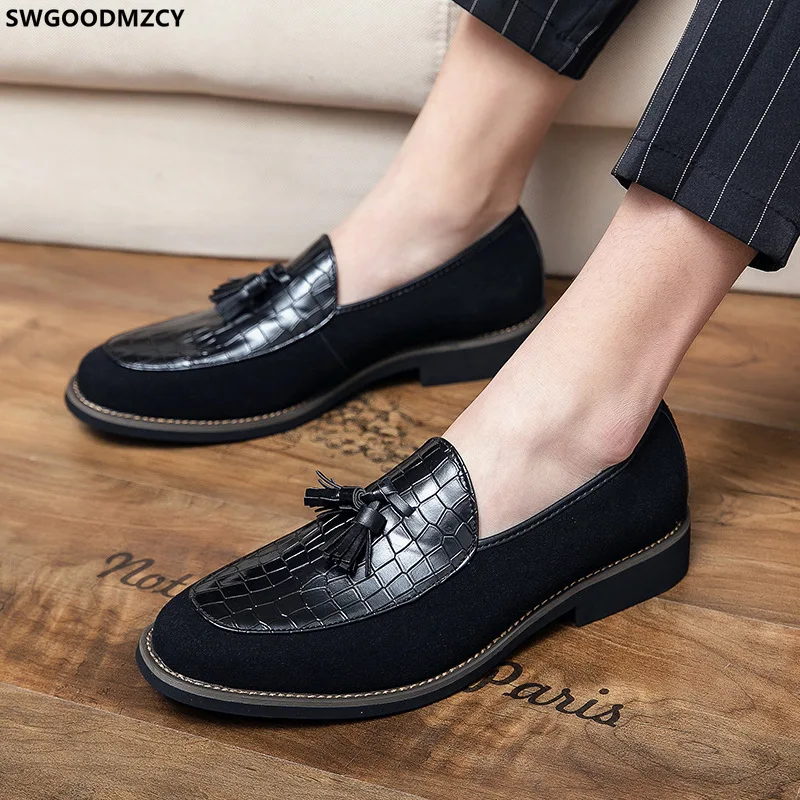 

Loafers Men Pointed Toe Dress Shoes Designer Wedding Shoes Bride Tassel Suede Shoes Men Chaussure Homme Classique Mocacines