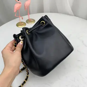 

The new camellia classic bucket bag, all-match messenger bag