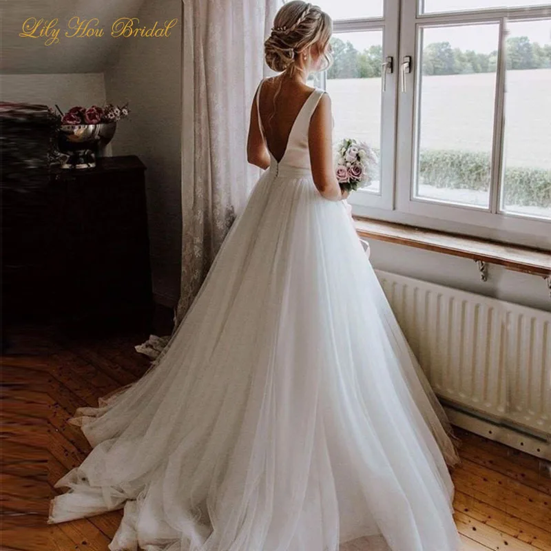 

Backless Wedding Dress Bateau Neck Sleeveless Open Back Simple Elegant Tulle Bridal Gowns with Charming Bow