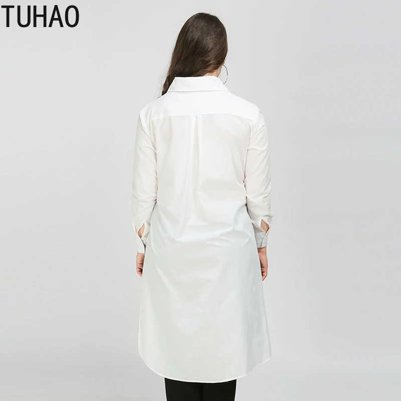 TUHAO, офисные женские длинные рубашки, однотонные белые длинные женские блузки с разрезом размера плюс, 7XL, 6XL, женские офисные блузки на пуговицах, LW129