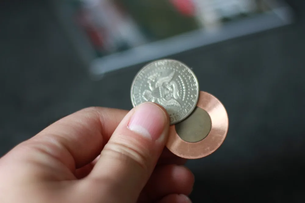 Bag4Life(1 доллар США Монета W/DVD) Волшебные трюки трюк реквизит Satge крупным планом Магическая забавная монета проникновения сумка Магическая иллюзия