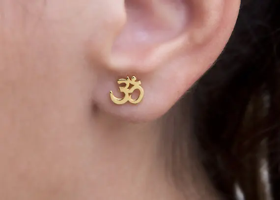 Серьги гвоздики из серебра 100% пробы с индийским символом|earings for girls|top earringsearrings |