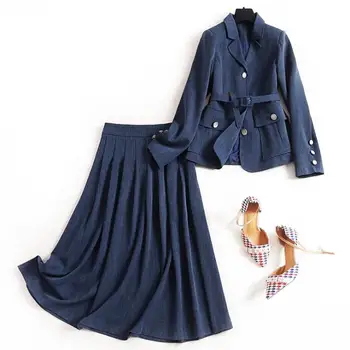 

Winter 2019 collection for European and American women Blue coat with seven - minute sleeves Pleated skirt Fashion suits