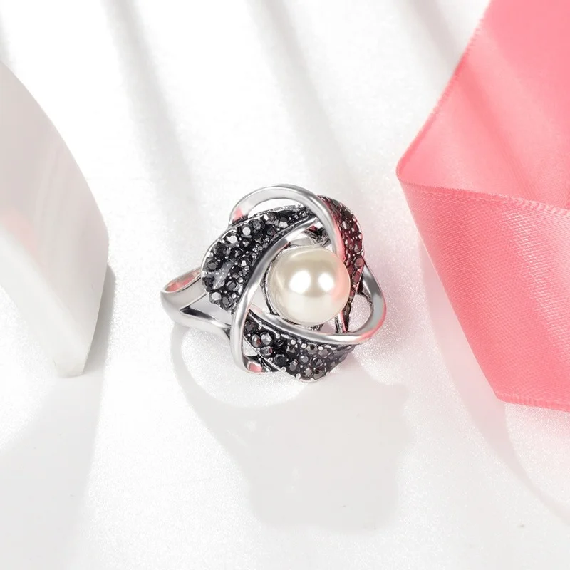 Wedding Ring Finger Ring Women's Pearl Ring Exquisitely Hollowed Out Bridal Wedding Jewelry Gift