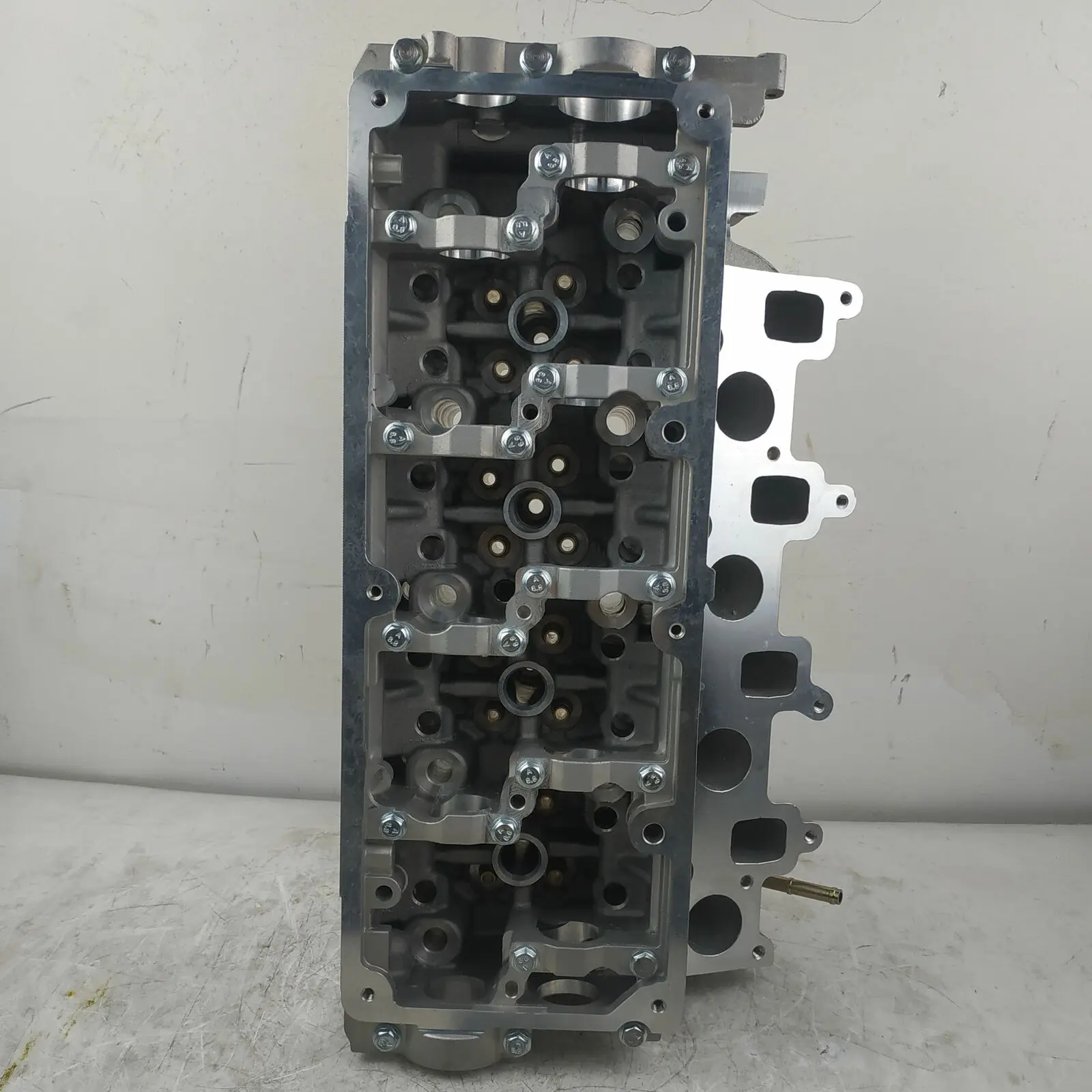 AP01 голая Головка блока цилиндров 03L103351C Для VW CRAFTER 16 клапан дизель common rail 2011 AP01 голая Головка блока цилиндров 03L103351C Для VW CRAFTER 16 клапан дизель common rail 2011