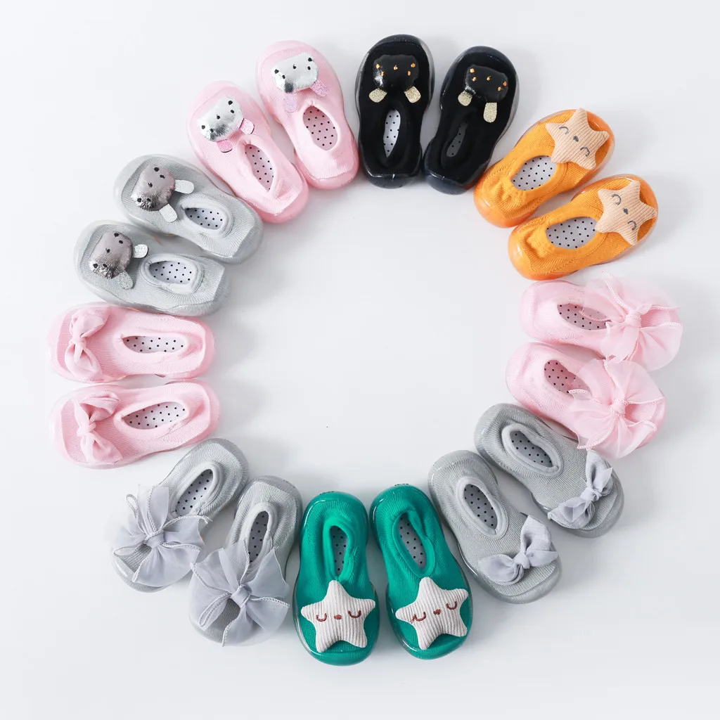 Мягкие носки на резиновой подошве с кроликом для маленьких девочек; носки-тапочки; Kawaii; мягкая удобная обувь