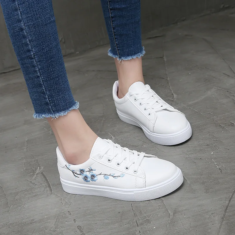 

2019 Summer New Style Korean-style Versatile Students White Shoes Women's Embroidered Low Top Thick Bottomed Lace-up Casual Spor