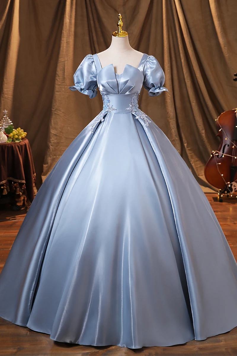 

light blue bubble sleeve Quinceanera ball gown long dress vintage medieval Renaissance princess Victoria/party