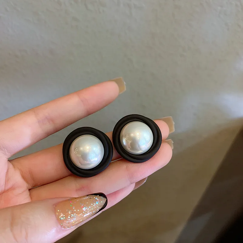 

Черные акриловые серьги для свадебной вечеринки в европейском и американском простом стиле, круглые жемчужные серьги для женщин, ювелирные изделия, характерные серьги