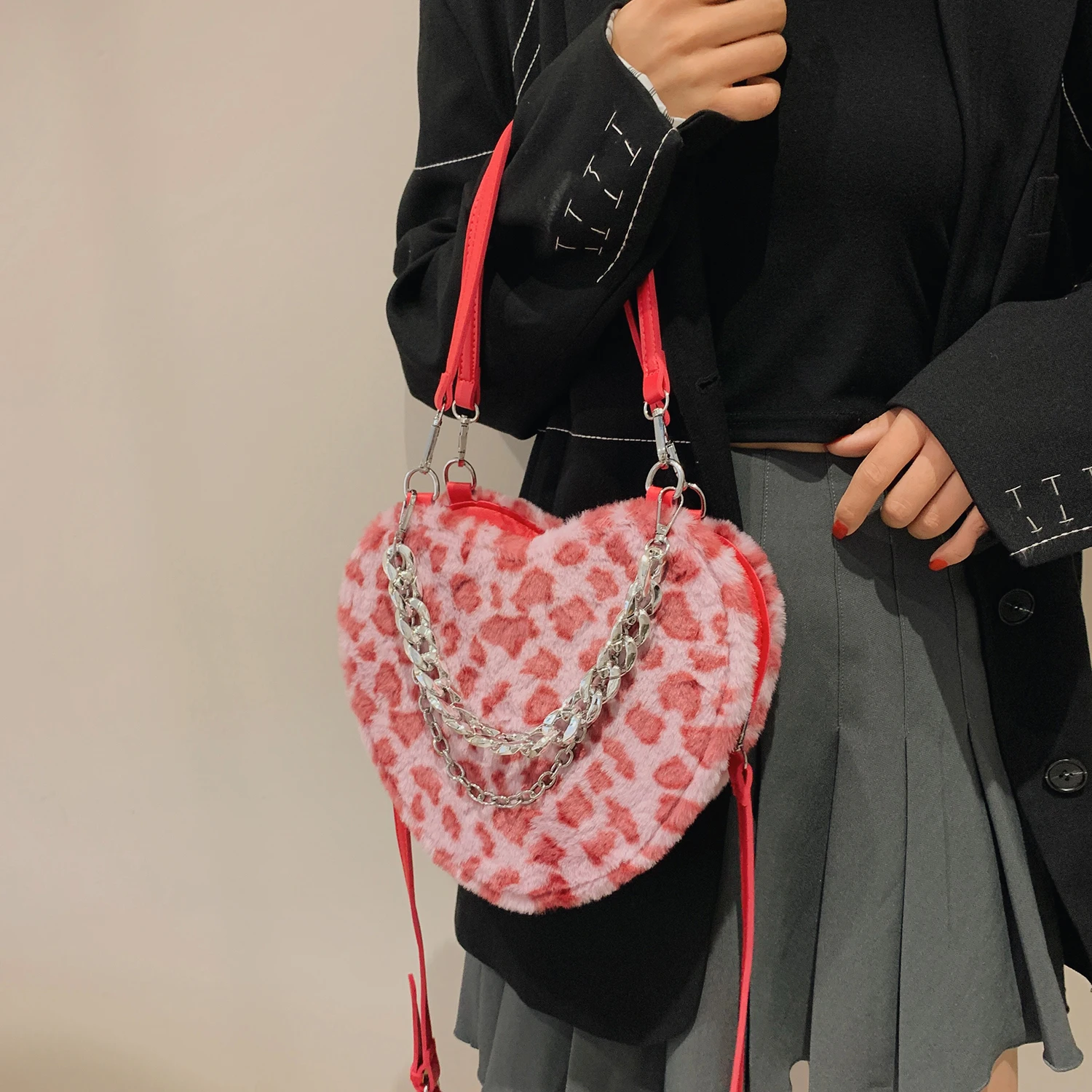 Love Heart Shape Leopard Faux Fur Crossbody Bags for Women Fashion Purses  and Handbags Kawaii Chain Shoulder Bag Winter Tote Bag