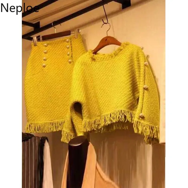 

Neploe 2019 Autumn Women Elegant Sets Bat Deading Tassel Short Tops+ Beads Button Knee-length Skirt Fashion Two-piece Suit 54204