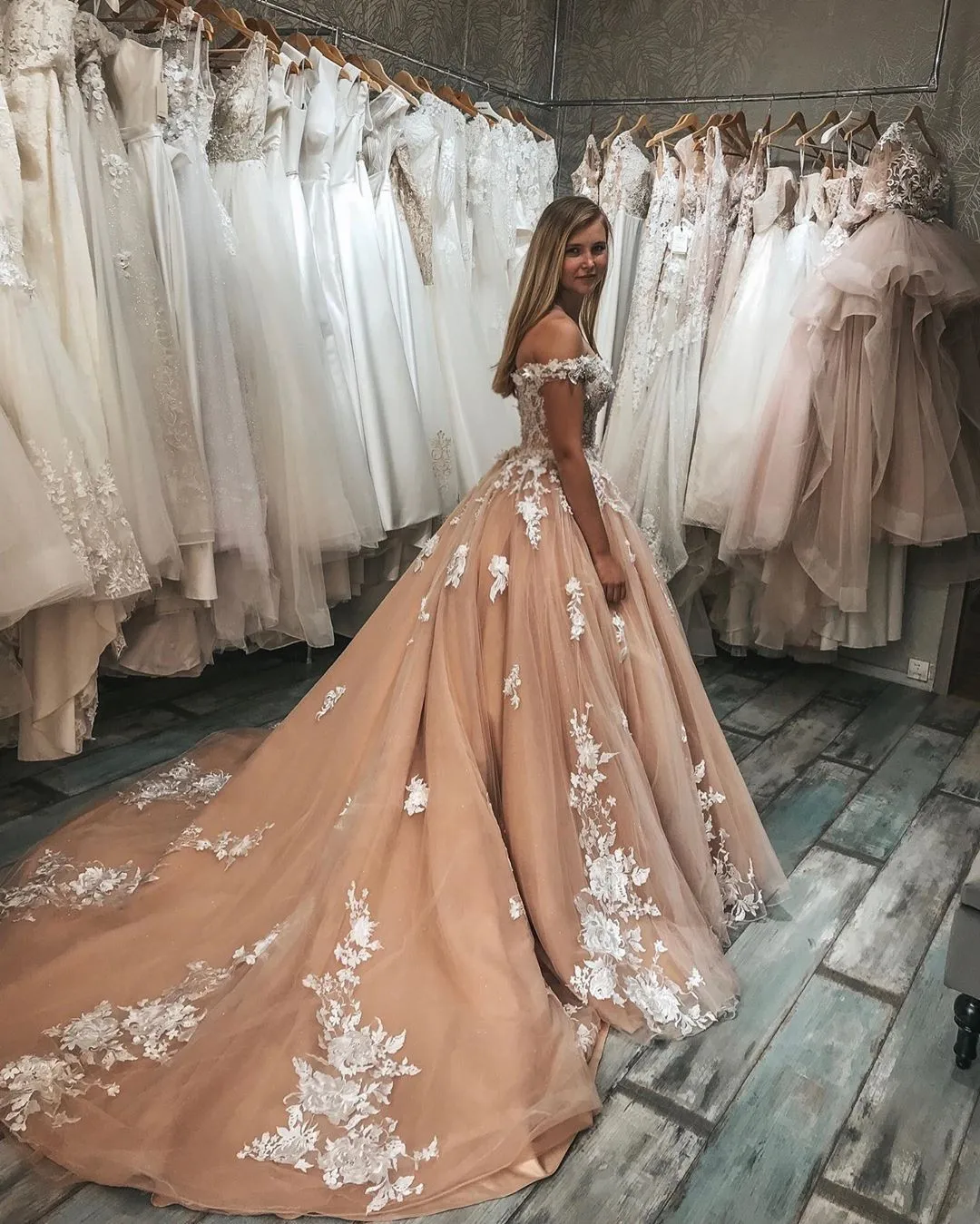 Свадебное платье цвета шампанского из тюля с аппликацией Vestido De Noiva свадебное платье с вырезом лодочкой и длинным шлейфом