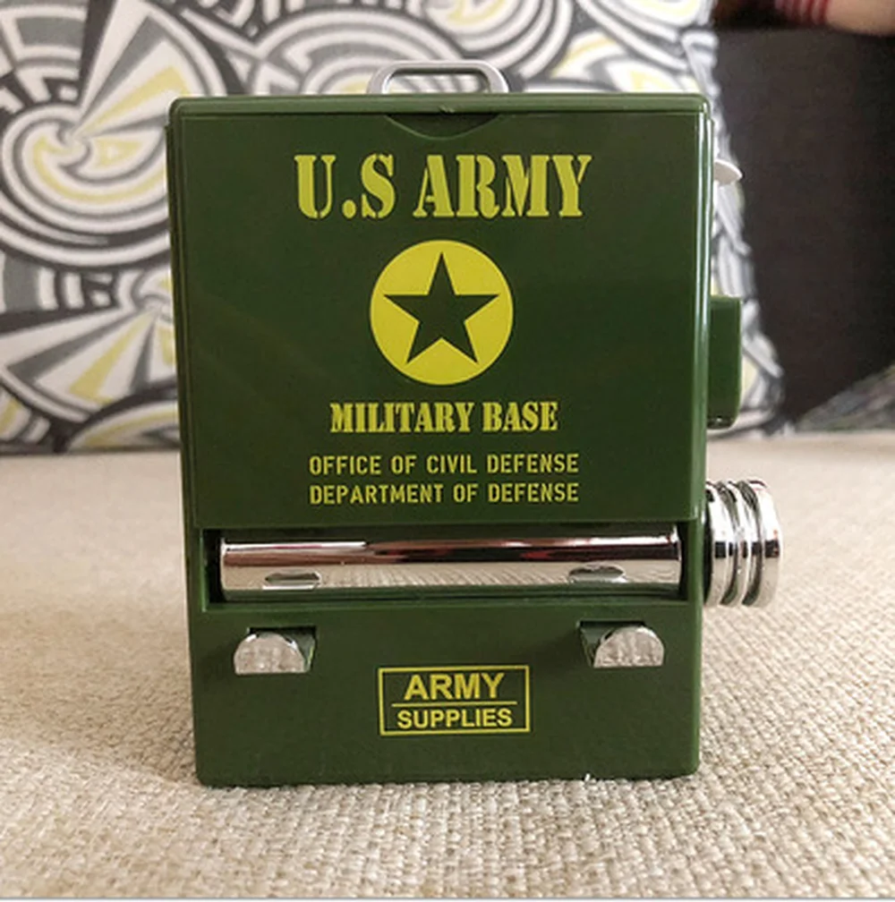 

Personality Creative Retro Toothpick Box Vending Machine Style Pressing Toothpicks Box Dispenser Plastic Home Holder Ornament