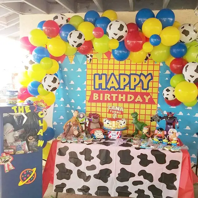 Deco Anniversaire Toy Story Anniversaire Décorations Toy Story Ballons Anniversaire  Toy Story Décorations Gâteaux Toy Story Bannière Anniversaire Toy Story D' anniversaire Déco Spirales Décoration : : Cuisine et Maison