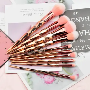 

7 Piece Multifunctional Diamond Handle Sequins Makeup Brush Set Blend Eyeshadow Makeup Beauty Makeup Kit