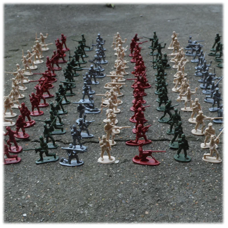 

4-Color 200 Pieces Mini Soldier 12-Style Nostalgic Toy World War II Little Soldiers Set Military Soldier Model