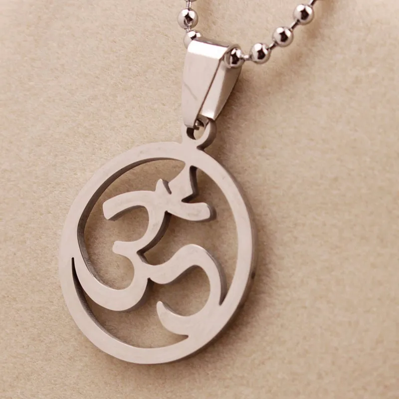 Manufacturers Direct Selling Stainless Steel Ox Horn Moon-Shaped Necklace Pendant Europe And America-Style Hot Selling Amazon Ac