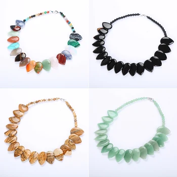 

Boho Ethnic Charm Women Crystal Leaves Pendant Choker Chunky Statement Bib Necklace Jewelry For Gift 2020 New Fashion Wholesale