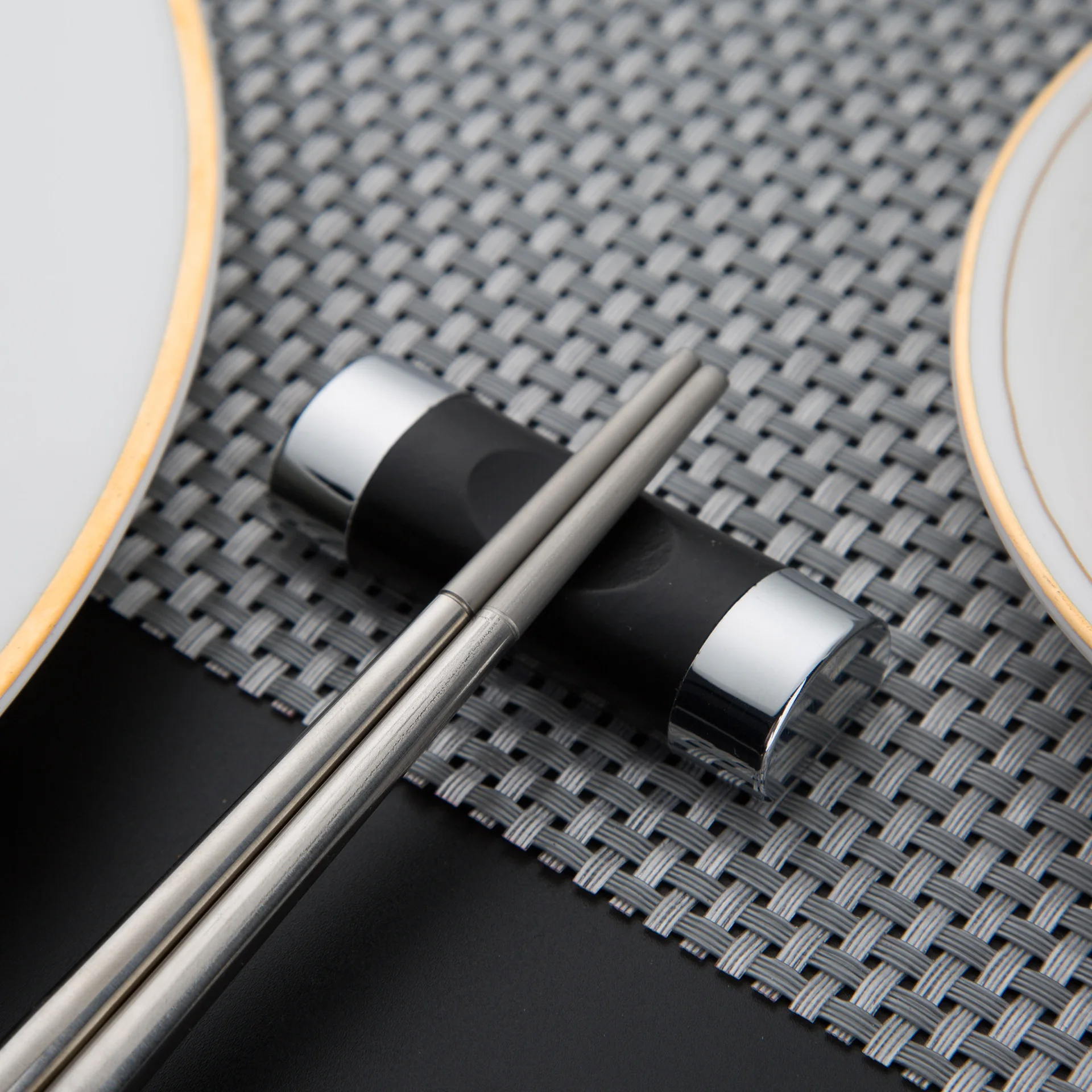 5pcs/set Practical Chinese Alloy Chopstick Rest Chopsticks Holder Spoon Stand Rack Pillow Shape Frame Art Craft Kitchen Tools