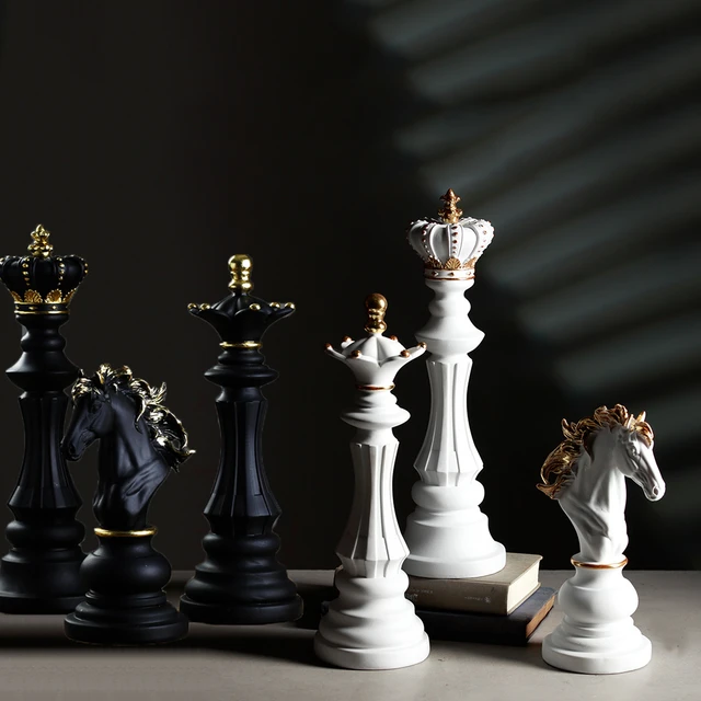 Em promoção! 1pcs De Resina, Peças De Xadrez, Jogos De Tabuleiro Acessórios  Internacional De Xadrez Figuras Retro Decoração Simples E Moderna Chessmen  Ornamentos