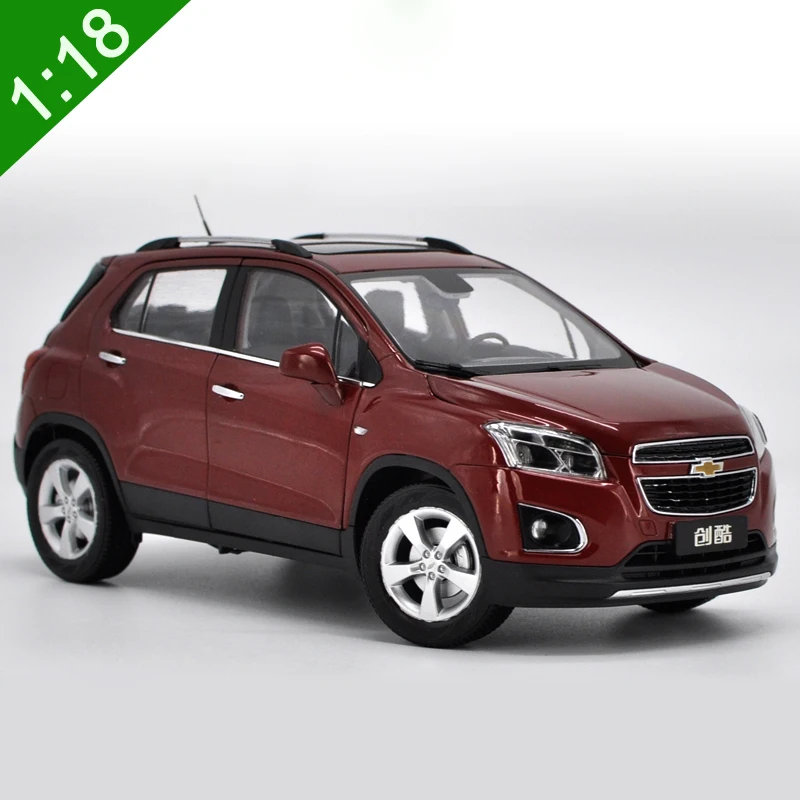 1:18 Chevrolet TRAX SUV литая под давлением Модель автомобиля игрушки Металлическая