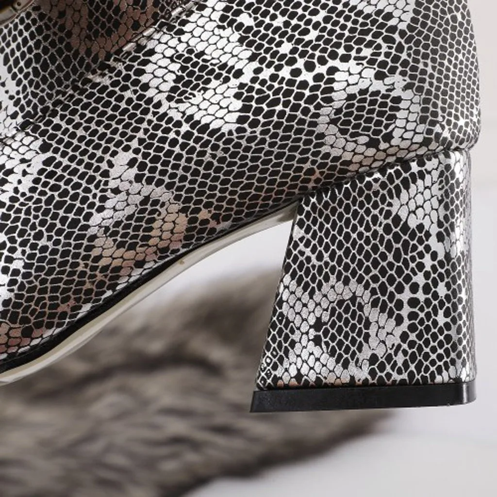 Обувь; модные женские ботинки; zapatos de mujer; женские Сапоги выше колена с боковой молнией; высокие сапоги-трубы на высоком квадратном каблуке со змеиным узором