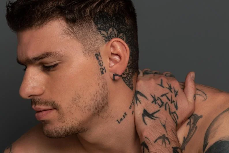 گوشواره مینیمال V 14 Hf3968253679748009778dd31feb90e22L