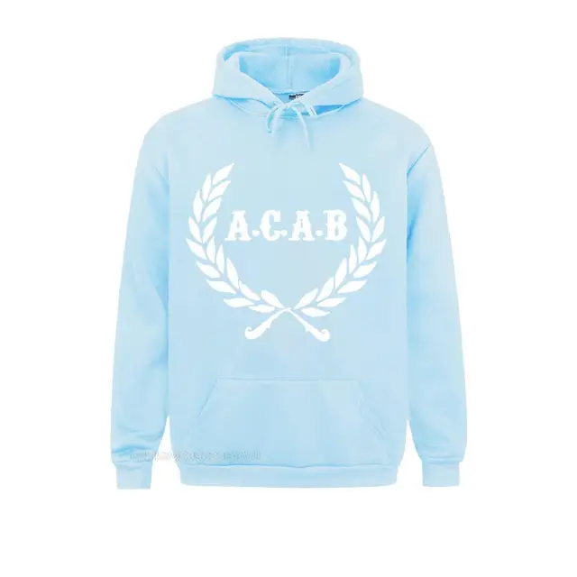 고딕적 매력과 편안함을 갖춘 Acab 풀오버 까마귀