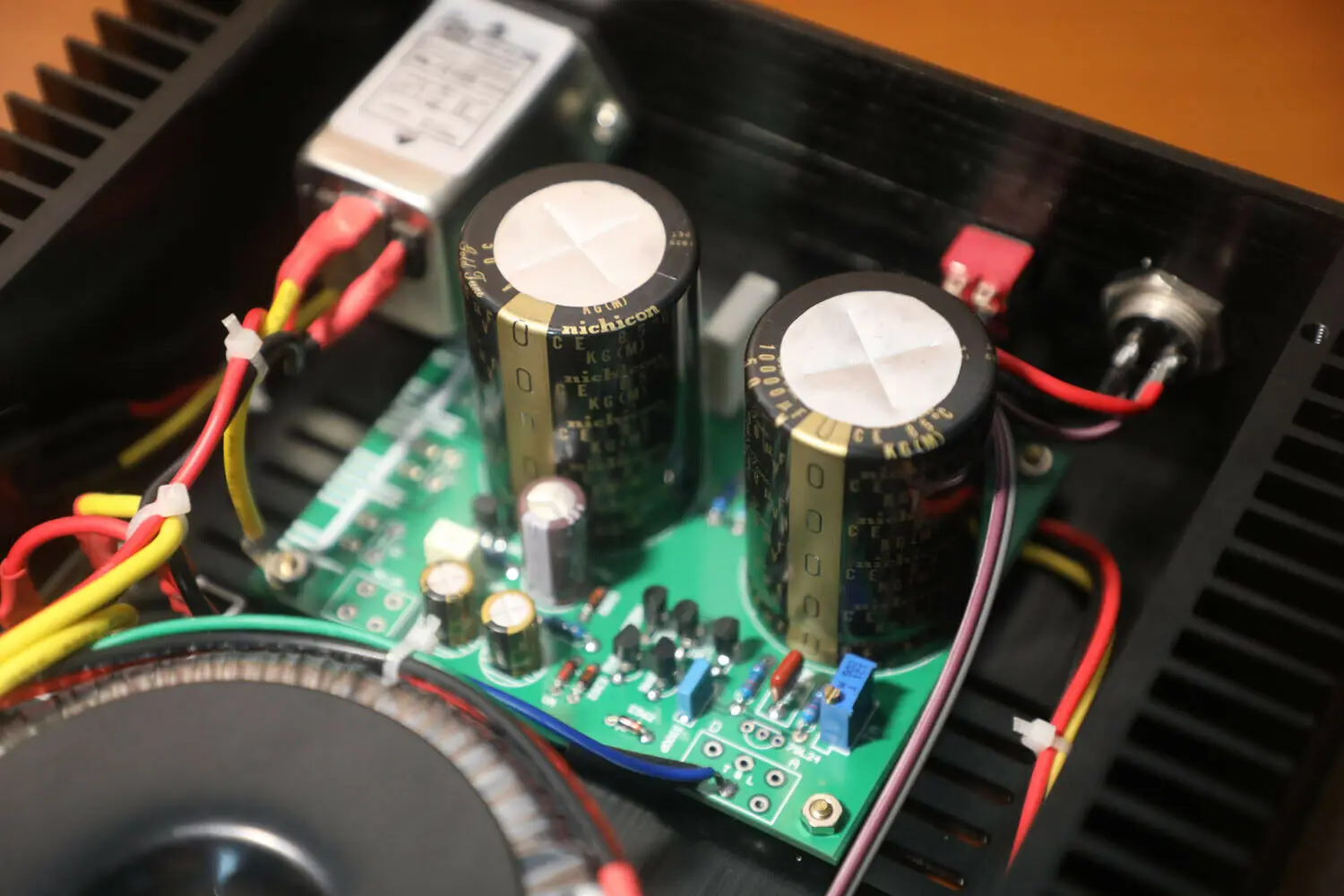 초저소음 전계 효과 트랜지스터, 선형 전원 공급 장치 DC19V 4.5A