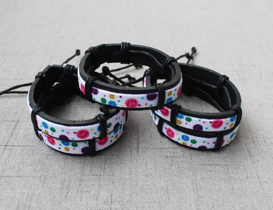

Bracelet Handmade Leather weaven Smile Kiss Eye Faces Pendant Wristband Adjustable Chain Lovely Jewelry Gift