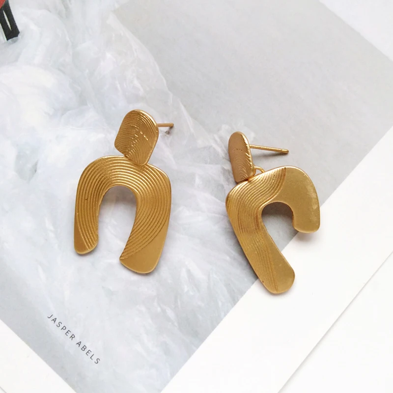 

Fashion Women Girl Unique Geometrical Asymmetry Metal Earrings Exaggerated Fashion Gold Color Alloy Delicate Earrings Wholesale