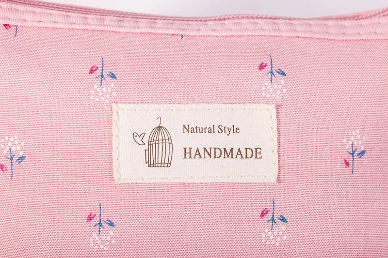 Leuke make-up tas met stippen van canvas voor op reis_voghion.com