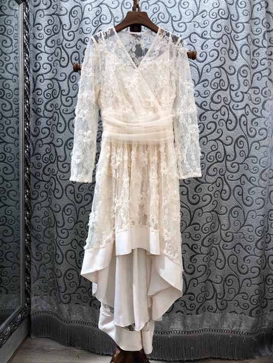 

2019 Early Autumn New Girl Lining Suspension Belt Decoration Perspective Lace Embroidered Long Sleeve Dress 830
