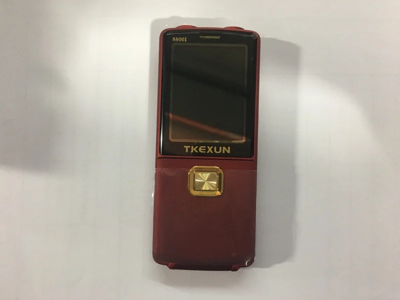 Original TKEXUN 8800 Flip Phone 2.4" Dual Sim Camera MP3 MP4 Dual Torch Real Vibration Magic Voice Luxury Cell Phone - Цвет: Красный