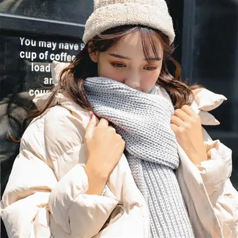 Рисунок 2 - Женский зимний шарф для студенток