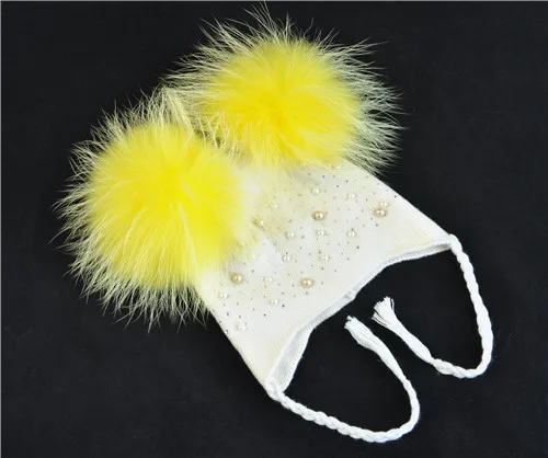 White yellow fur Детские теплые зимние шапки, двойная вязаная шапка из Ангорского меха с помпонами для маленьких мальчиков и девочек, шапка с помпонами из натурального меха енота - Цвет: White yellow fur