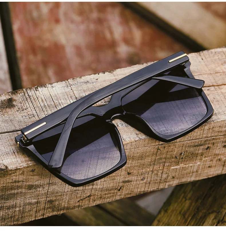 Fashion Oversized Square Sunglasses Women Men with Metal T shaped design UV400 big sunglasses
